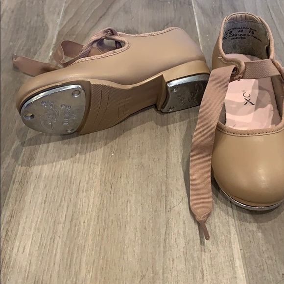 Capezio girl’s tap shoes - Picture 2 of 3